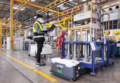 智能搬运新纪元 小海豚机器人闪亮登场